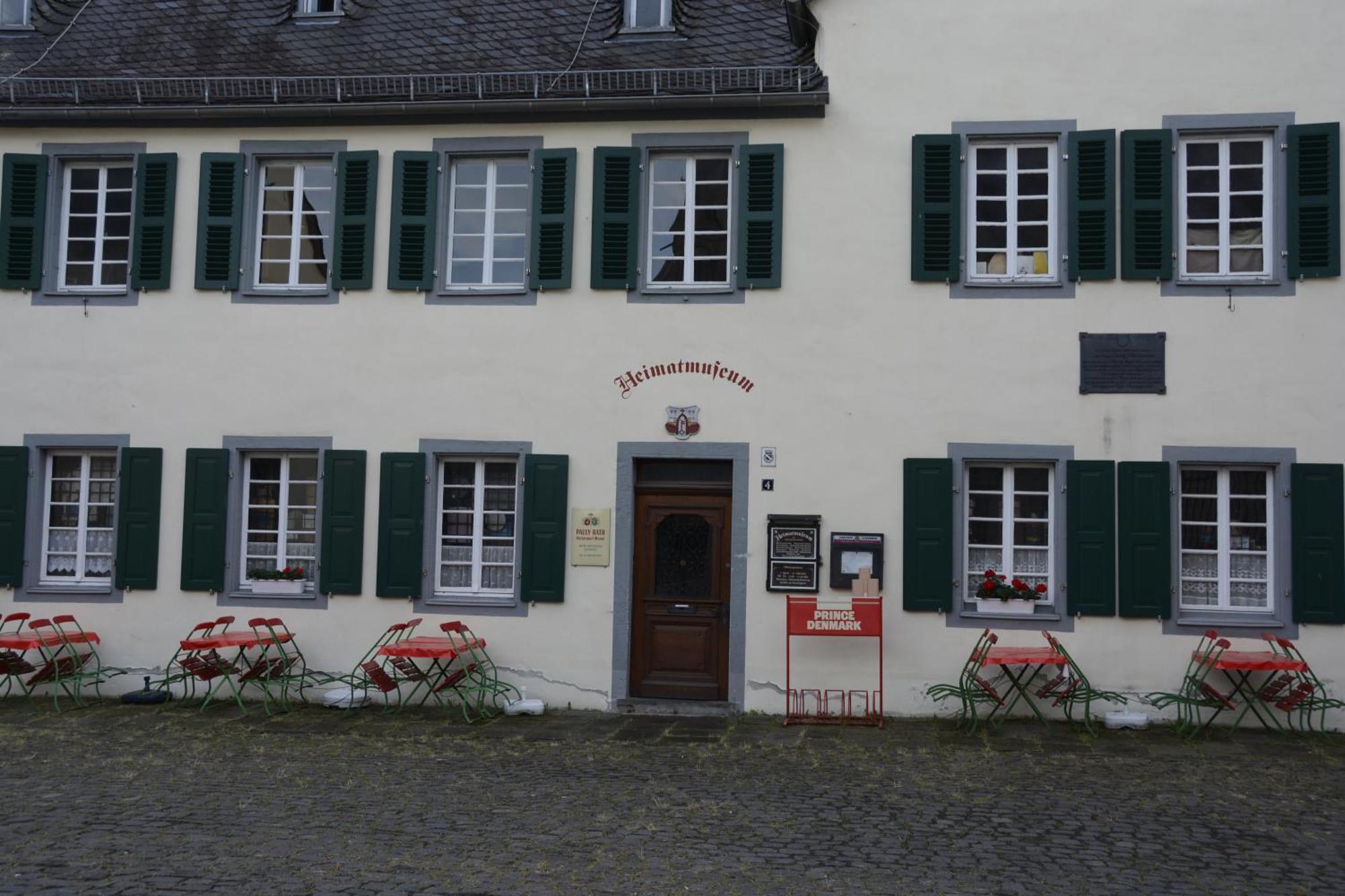 Stiftsherrenhaus Münstermaifeld المظهر الخارجي الصورة