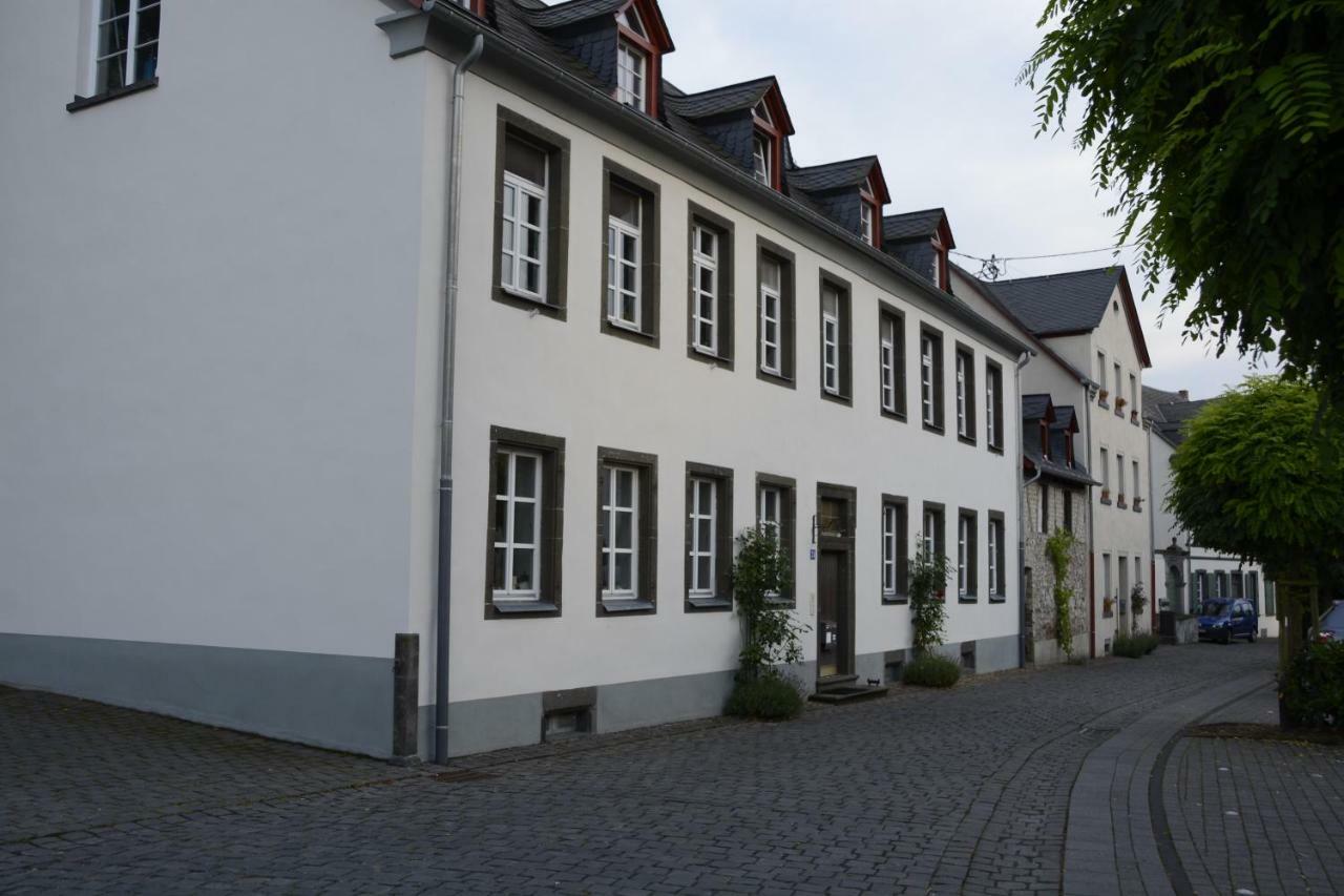 Stiftsherrenhaus Münstermaifeld المظهر الخارجي الصورة
