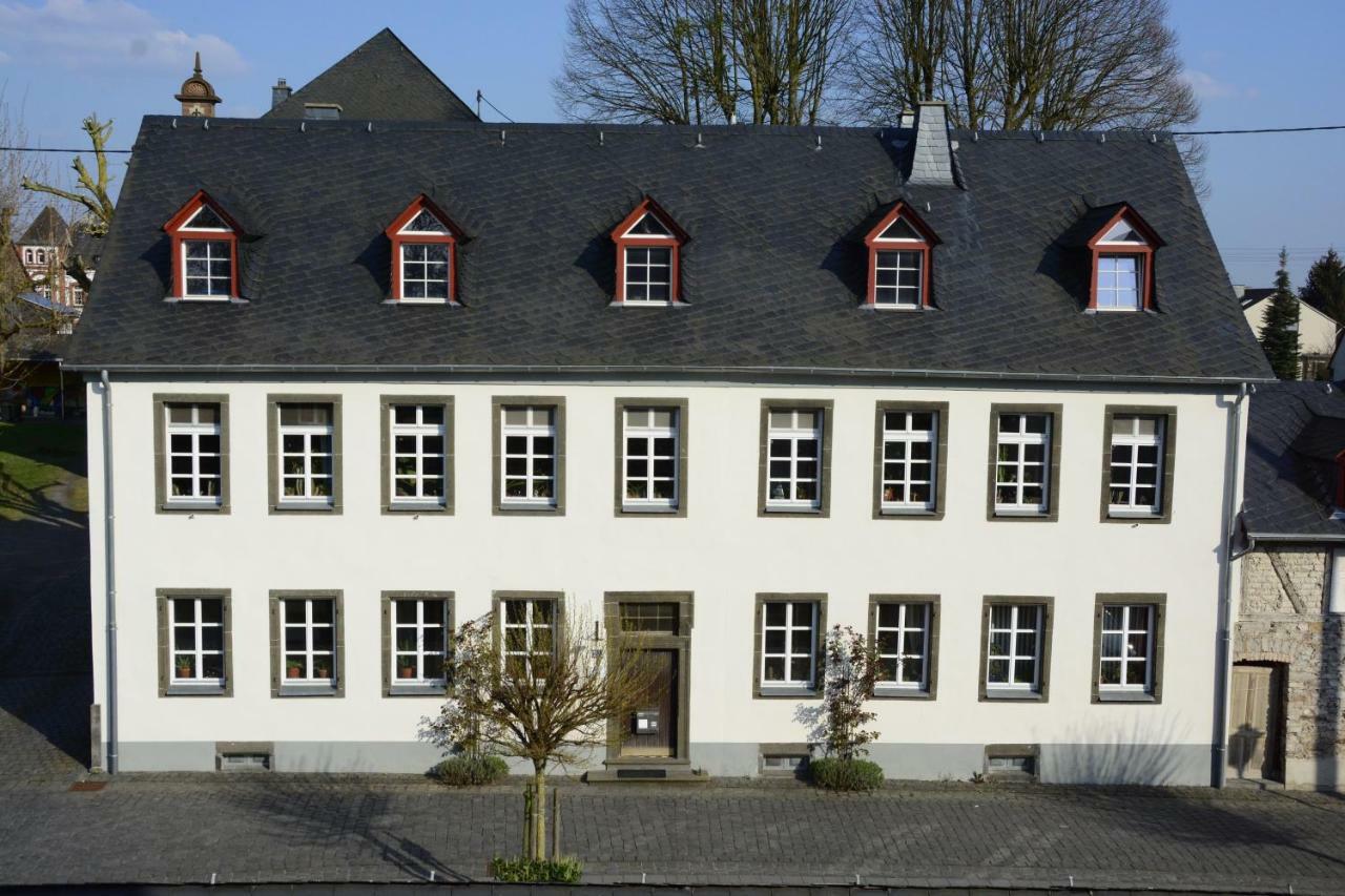 Stiftsherrenhaus Münstermaifeld المظهر الخارجي الصورة
